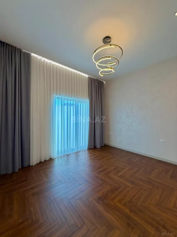 Satılır 5 otaqlı həyət evi 250 m²
