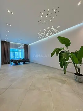 Satılır 5 otaqlı həyət evi 250 m²