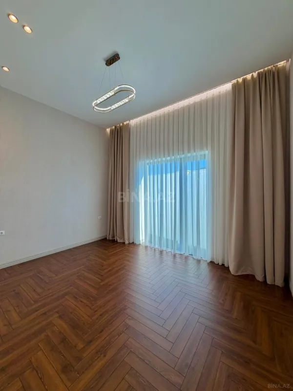 Satılır 5 otaqlı həyət evi 250 m²