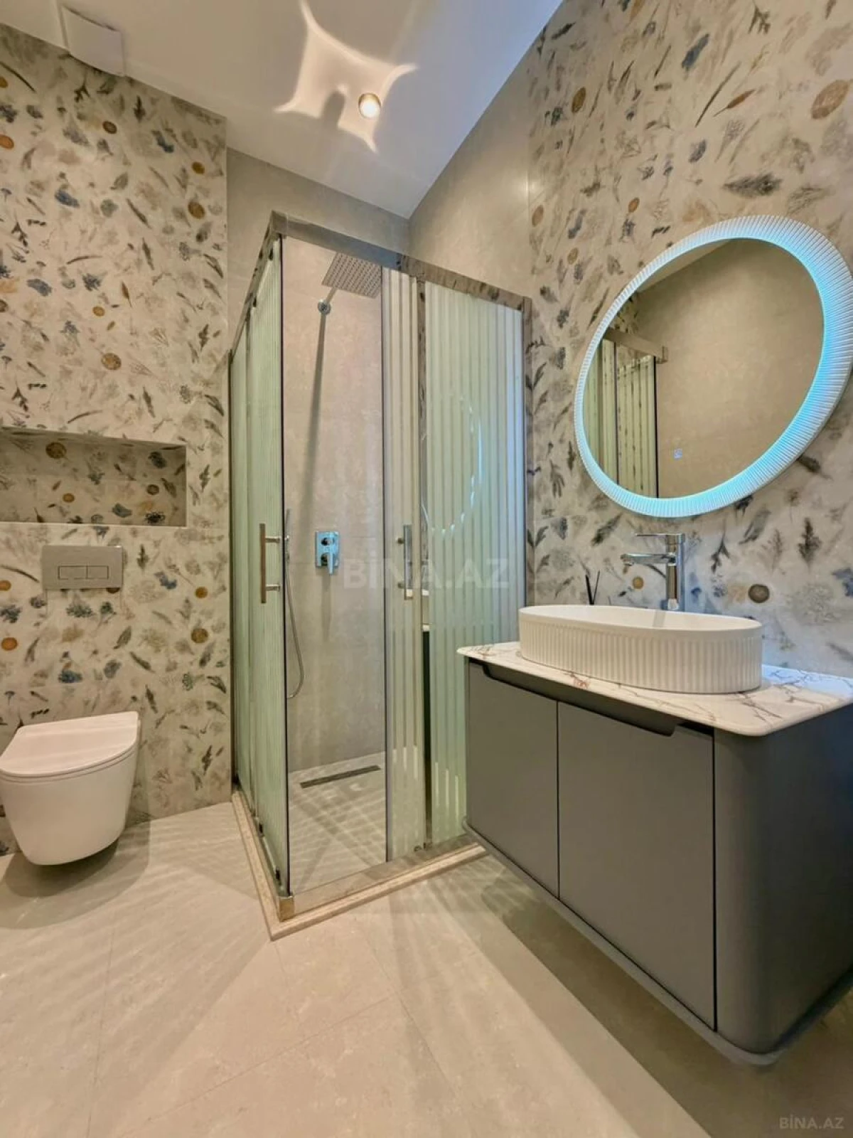 Satılır 5 otaqlı həyət evi 250 m²