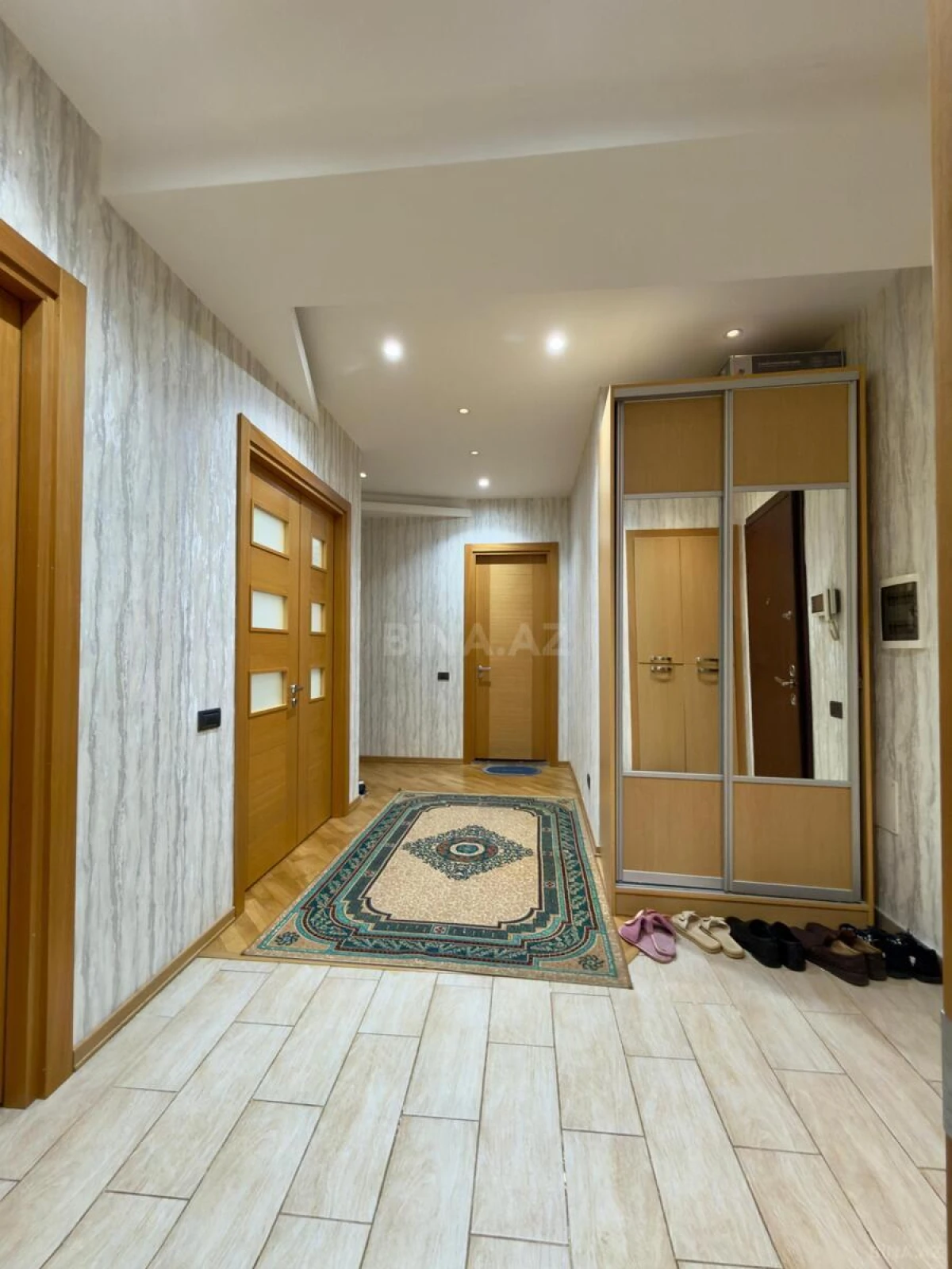 Satılır 2 otaqlı mənzil 95 m²