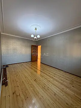Satılır 3 otaqlı mənzil 76 m²