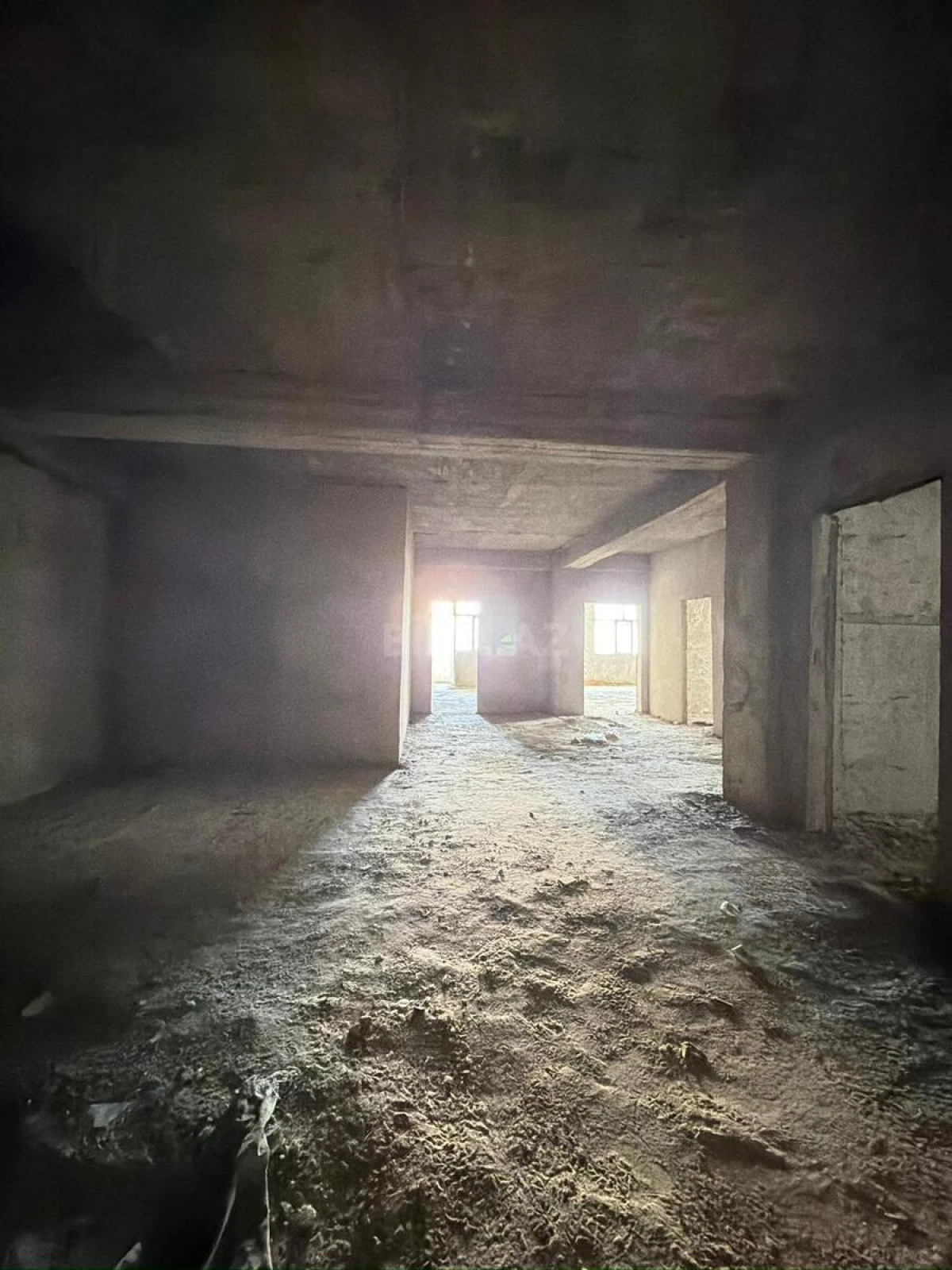 Satılır 4 otaqlı mənzil 190.5 m²