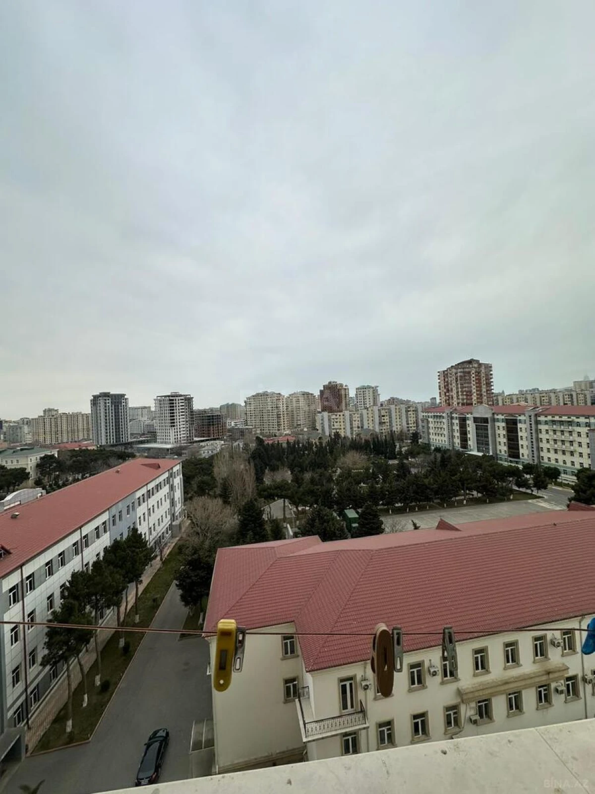 Satılır 4 otaqlı mənzil 172 m²