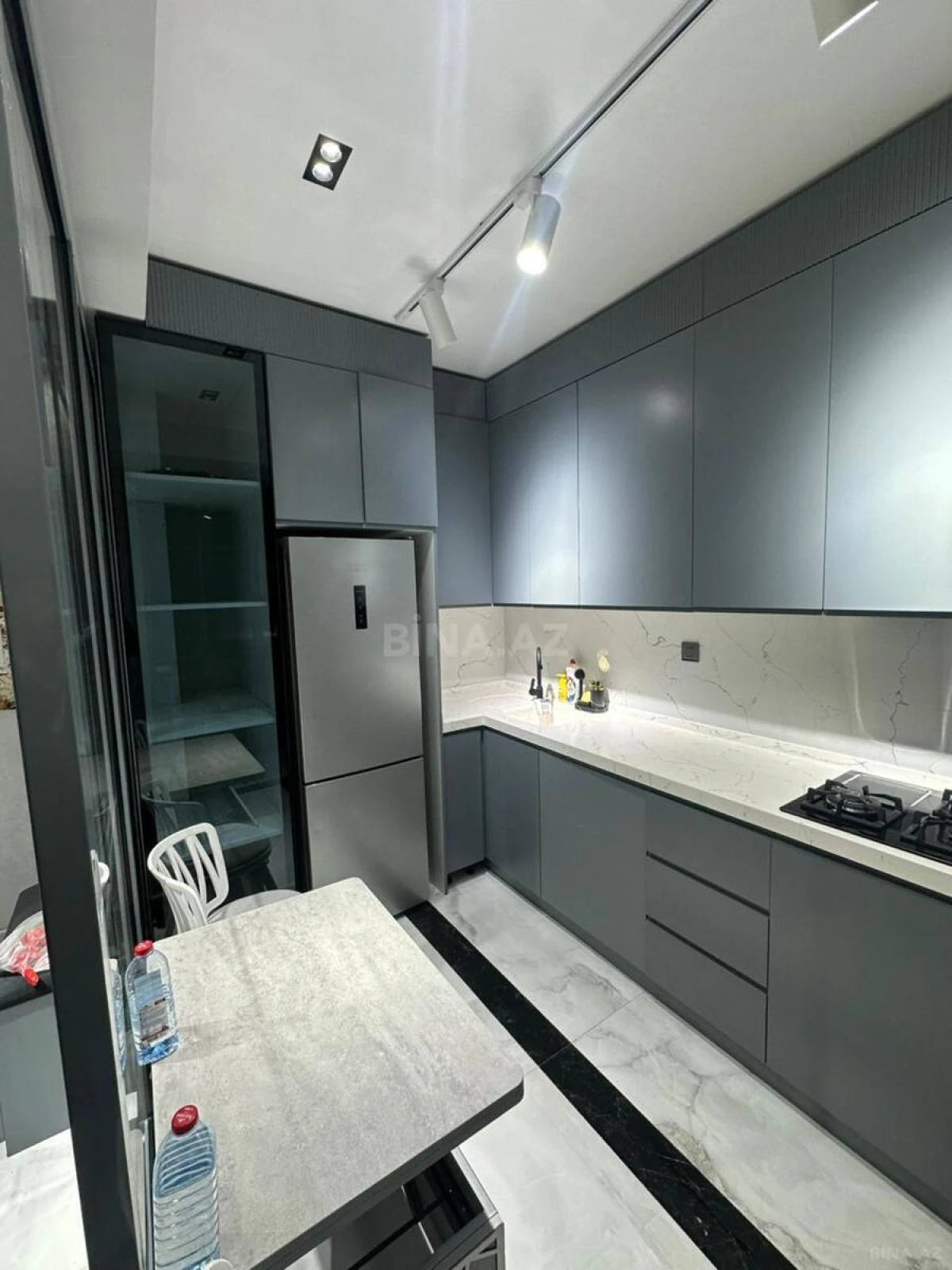 Kirayə verilir 2 otaqlı mənzil 80 m²