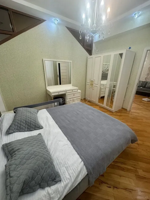 Satılır 3 otaqlı mənzil 98 m²