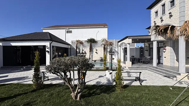 Satılır 5 otaqlı həyət evi 250 m²