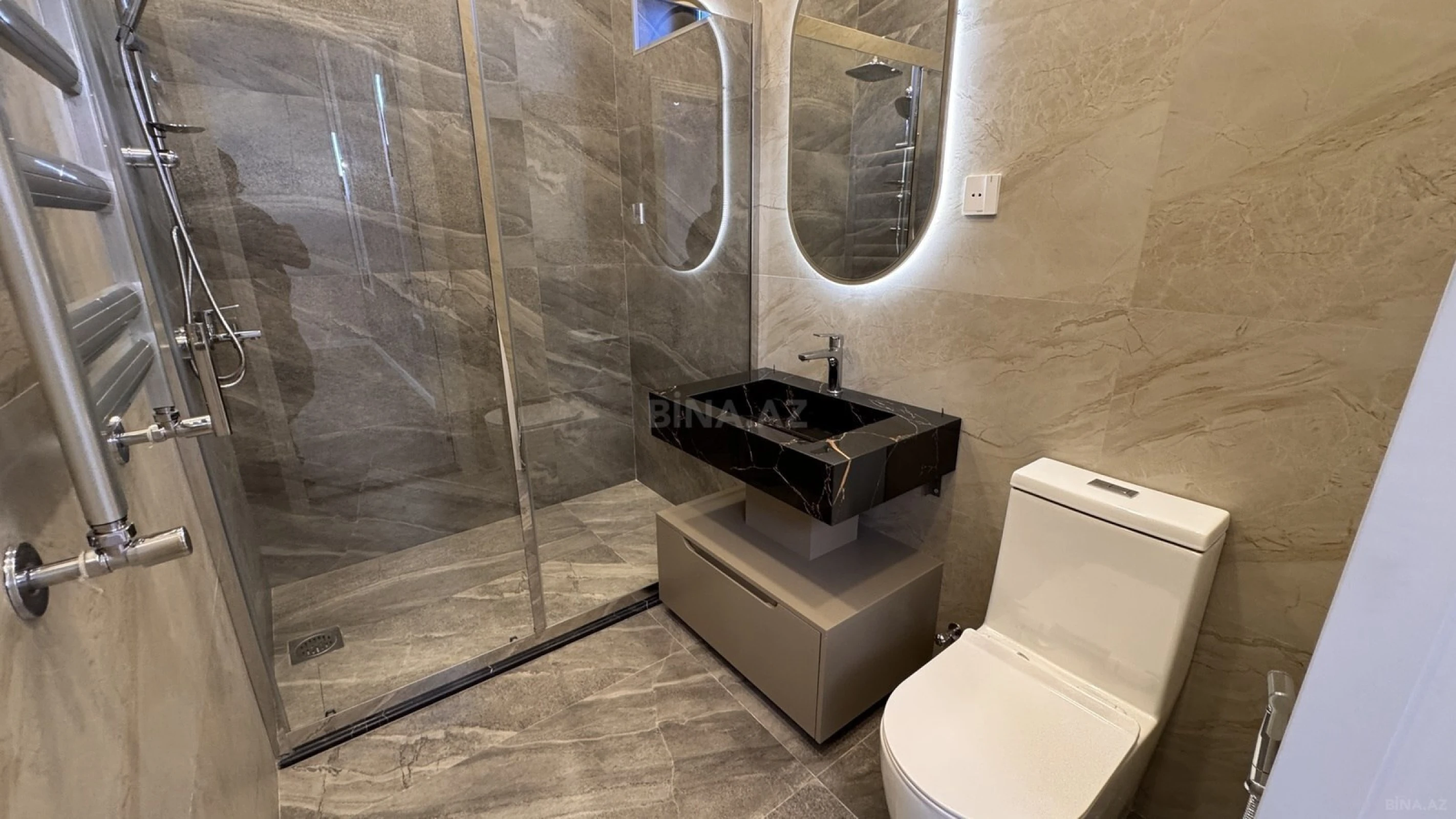 Satılır 5 otaqlı həyət evi 250 m²