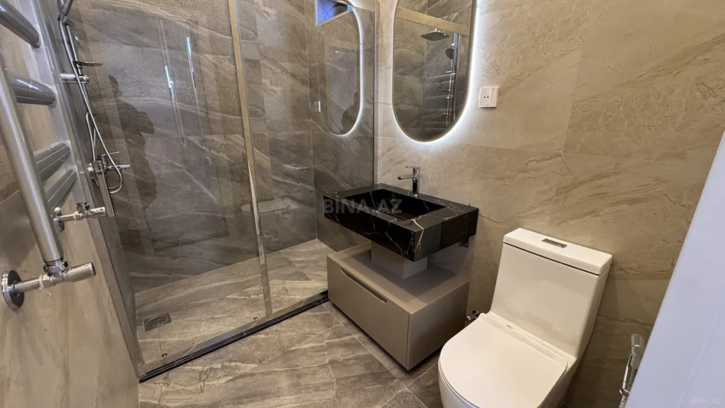 Satılır 5 otaqlı həyət evi 250 m²