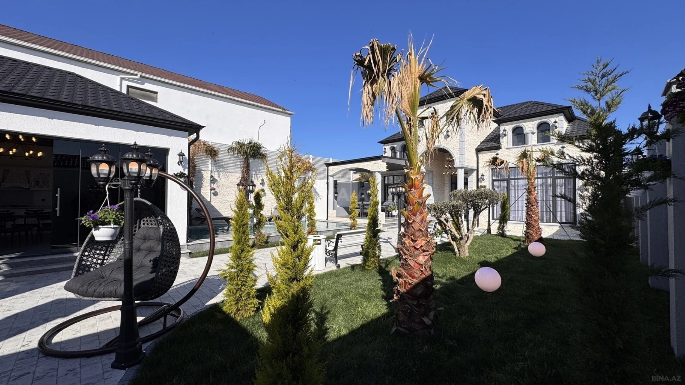 Satılır 5 otaqlı həyət evi 250 m²