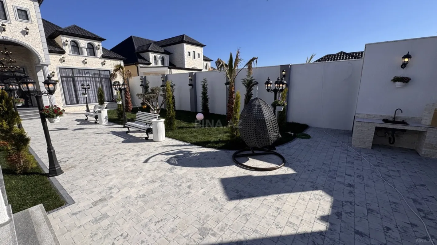 Satılır 5 otaqlı həyət evi 250 m²