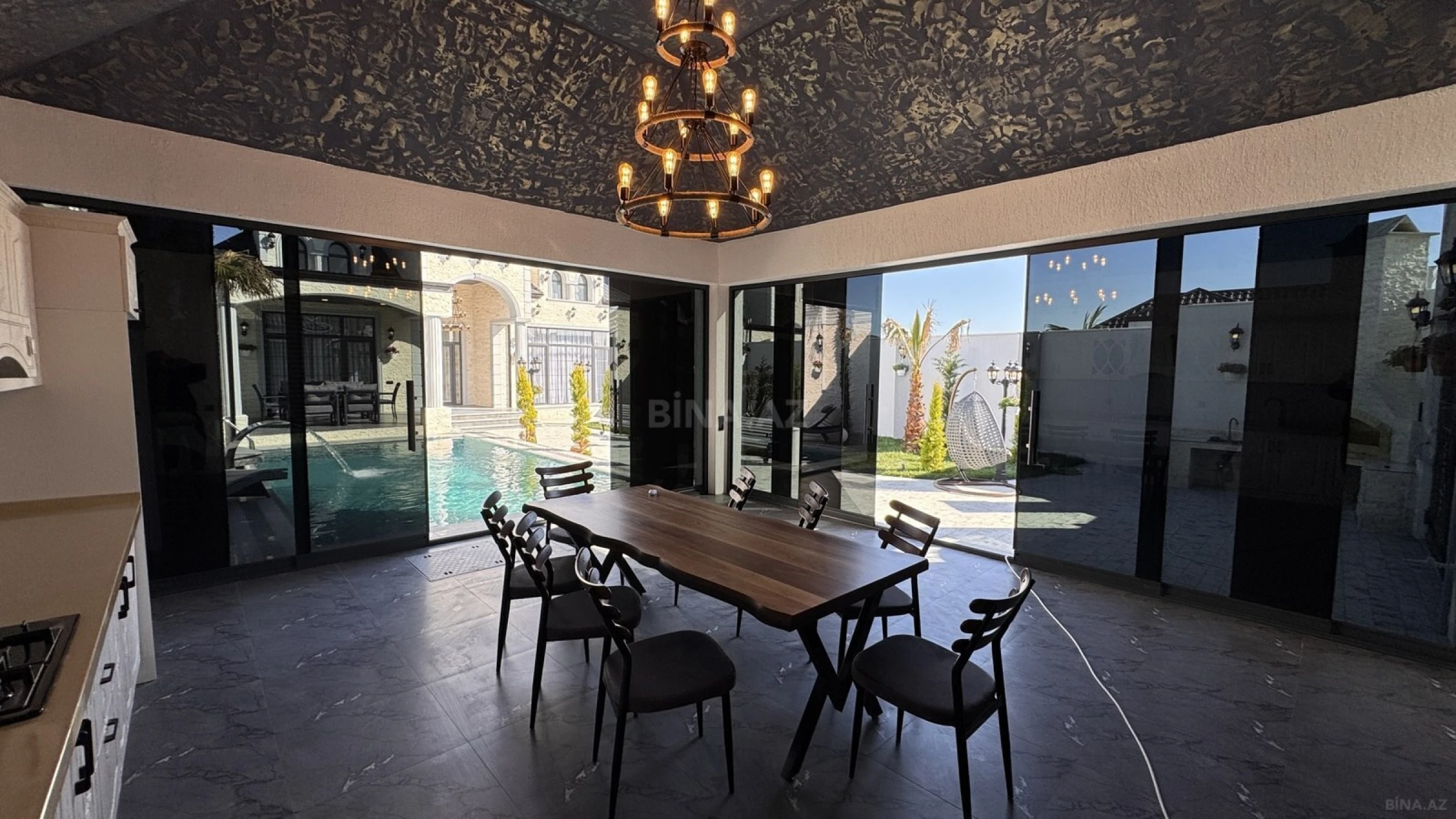 Satılır 5 otaqlı həyət evi 250 m²