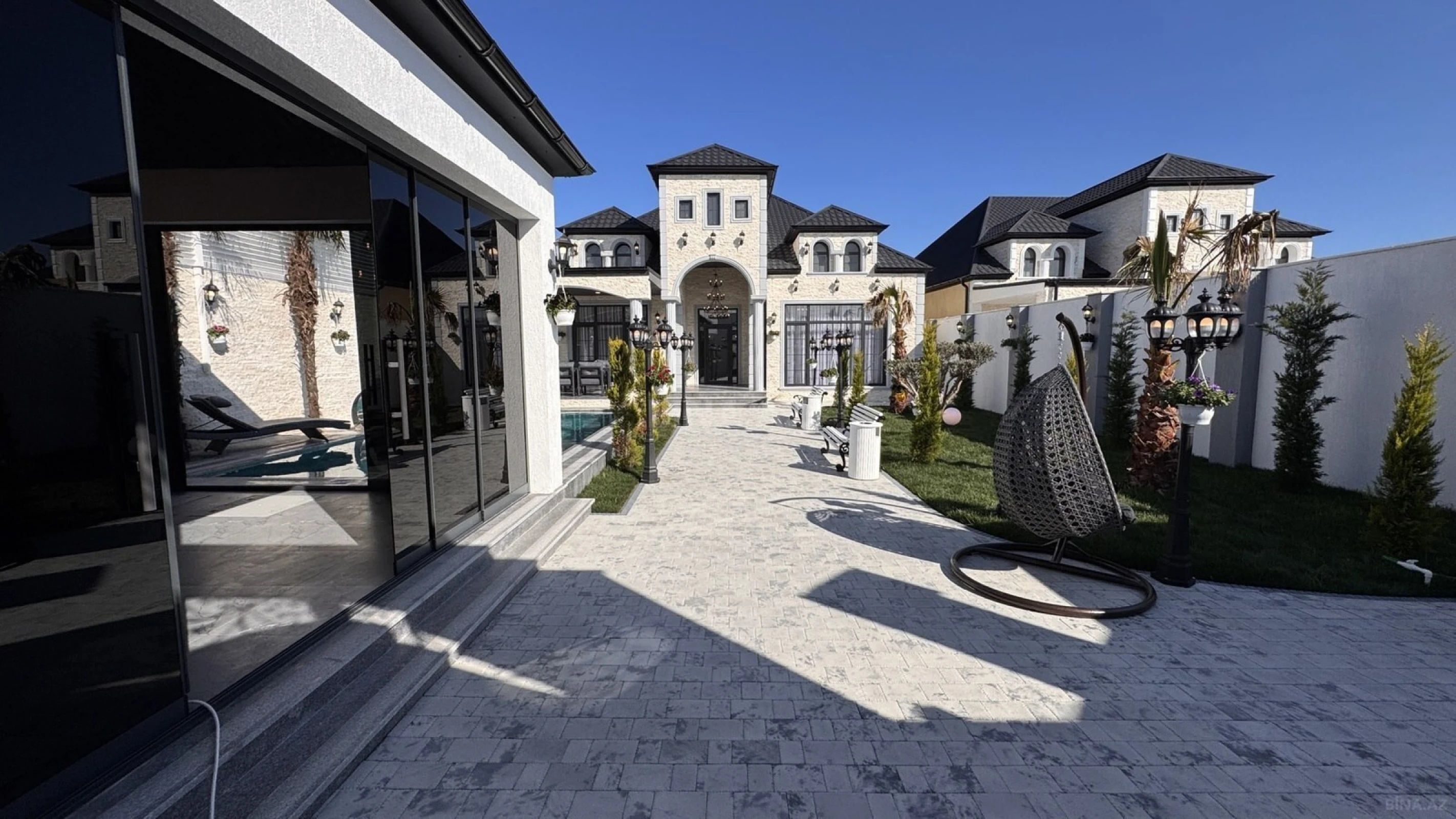 Satılır 5 otaqlı həyət evi 250 m²