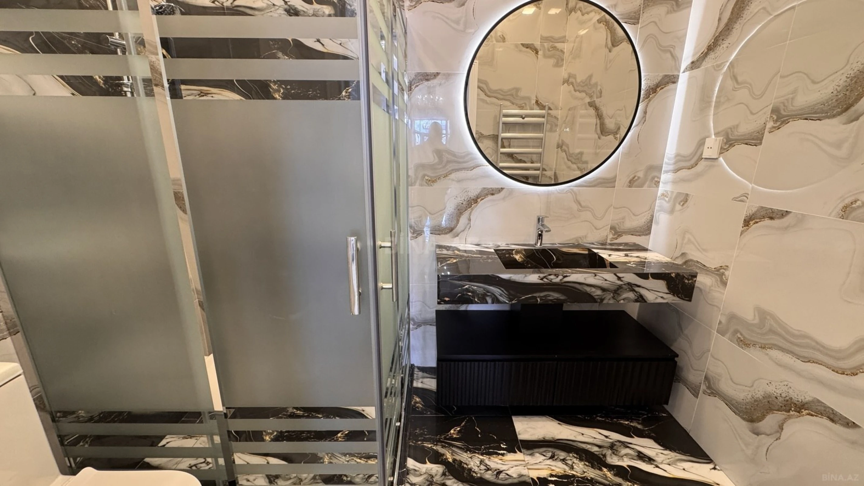 Satılır 5 otaqlı həyət evi 250 m²