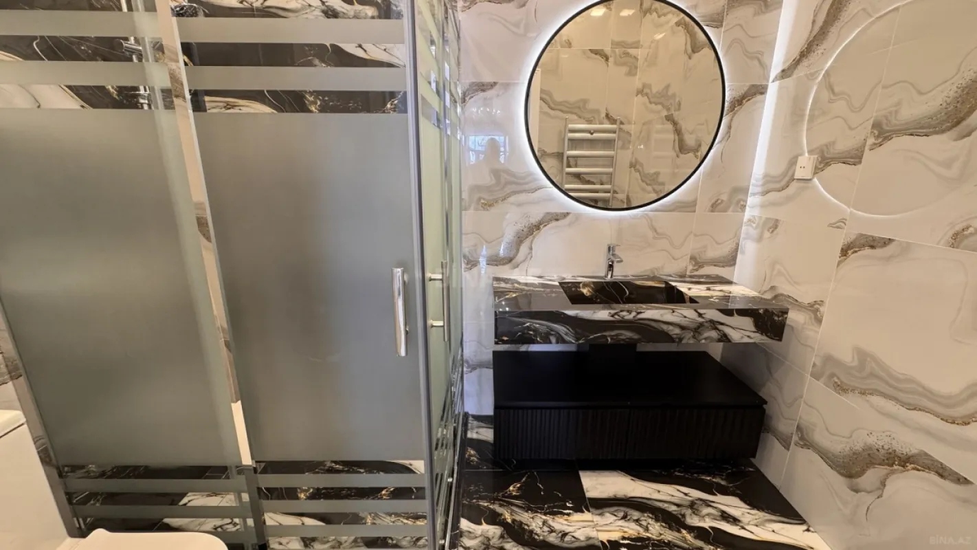 Satılır 5 otaqlı həyət evi 250 m²