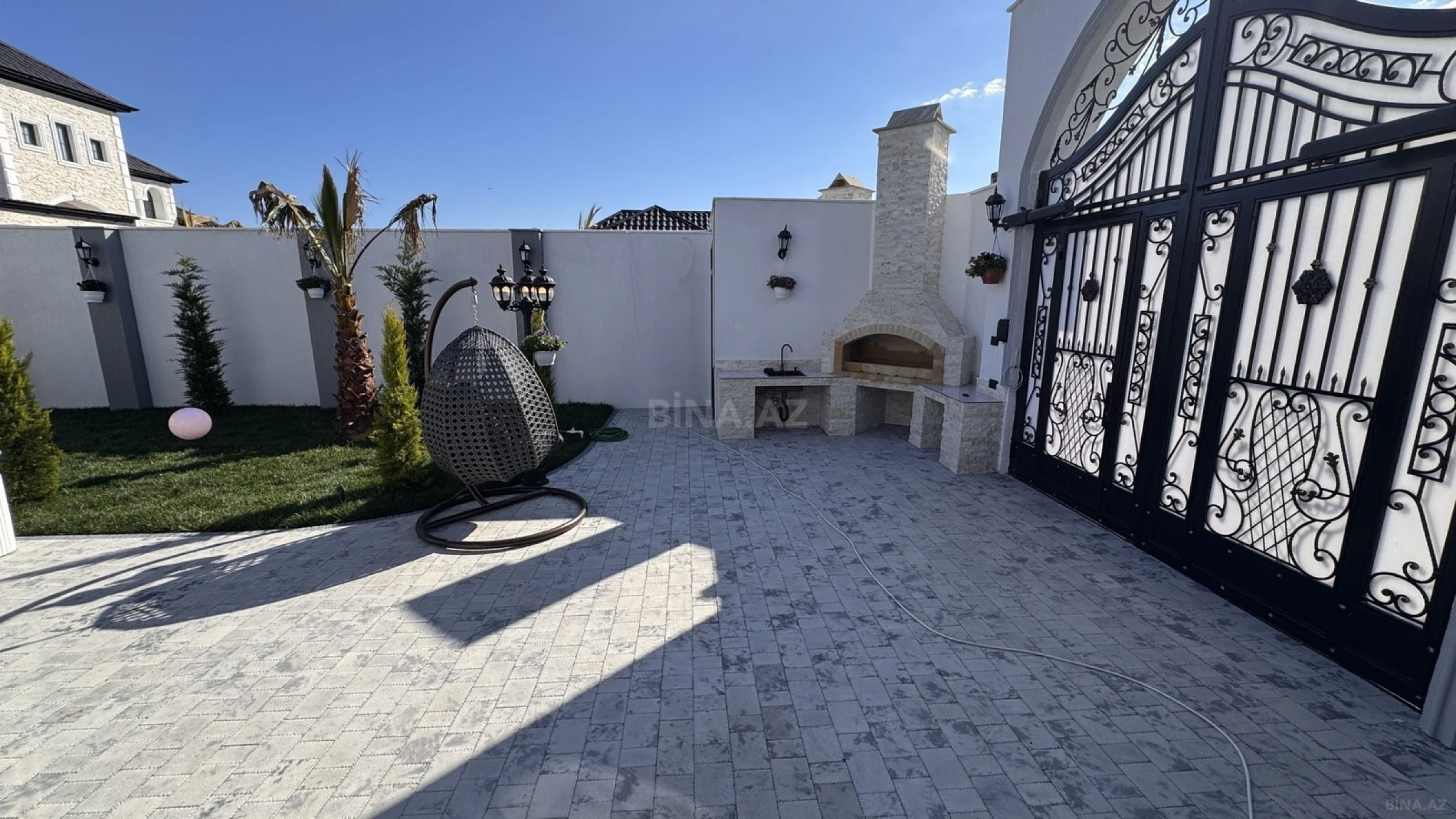 Satılır 5 otaqlı həyət evi 250 m²