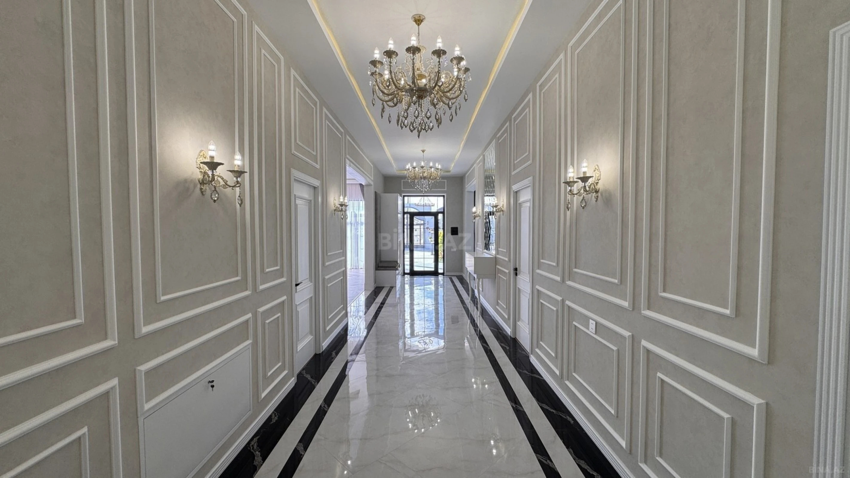 Satılır 5 otaqlı həyət evi 250 m²