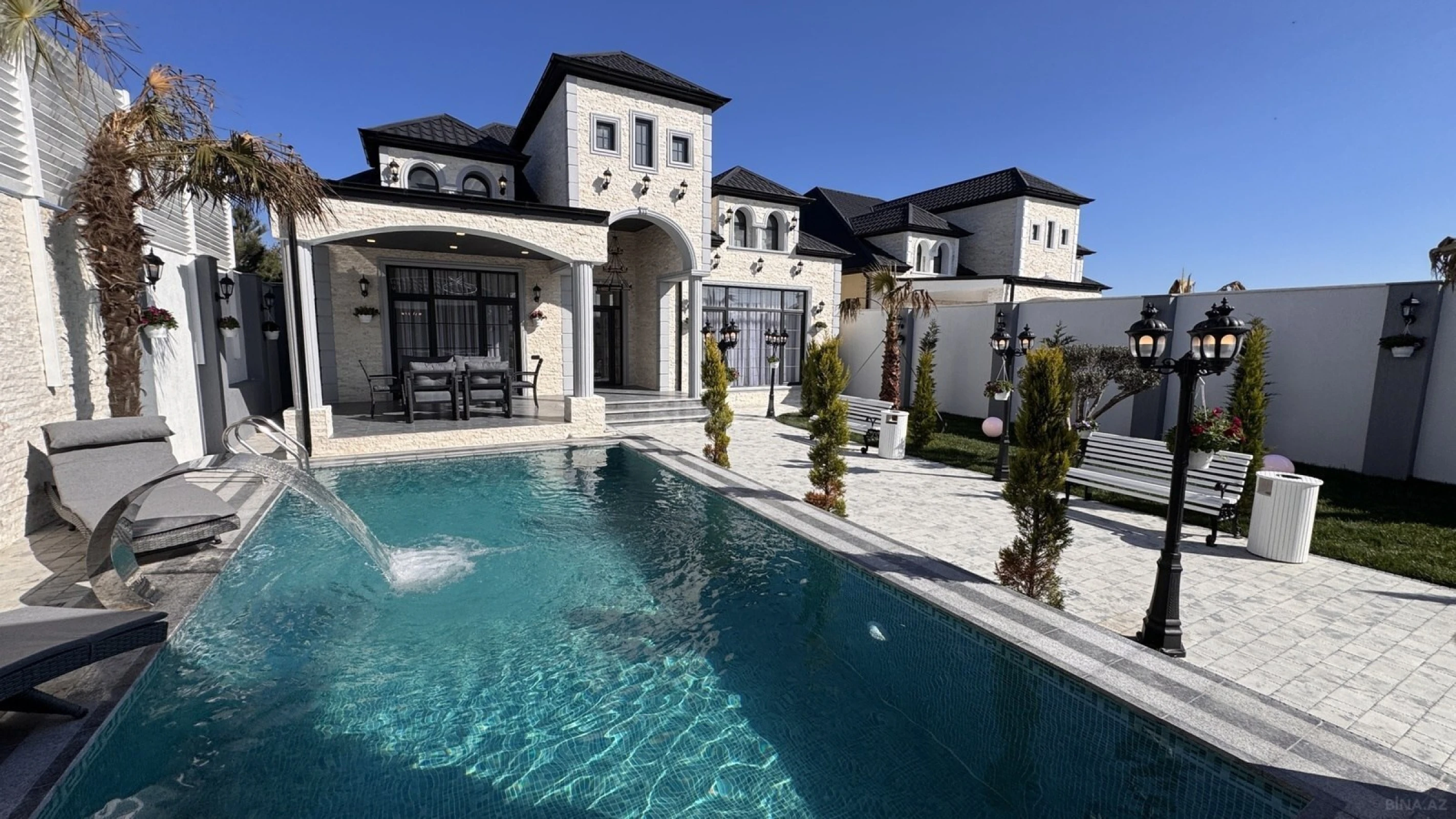 Satılır 5 otaqlı həyət evi 250 m²