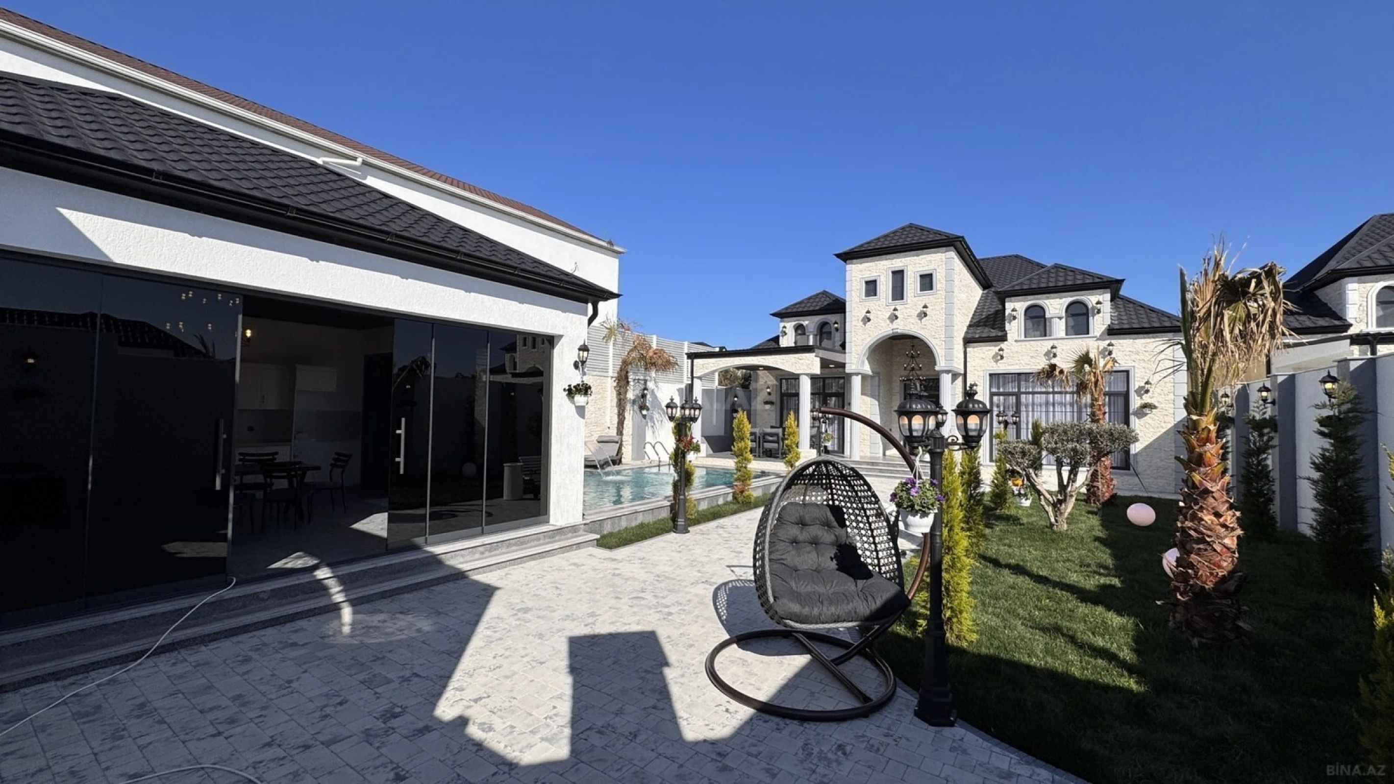 Satılır 5 otaqlı həyət evi 250 m²