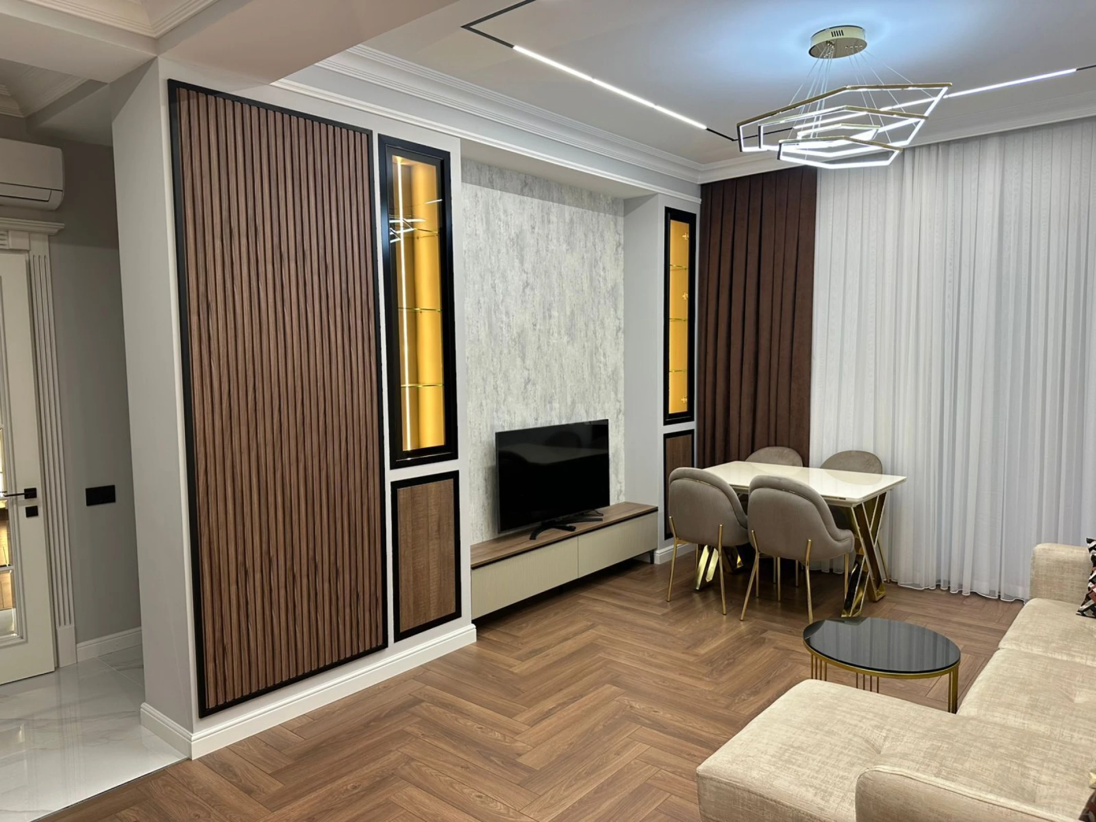 Kirayə verilir 2 otaqlı mənzil 75 m²