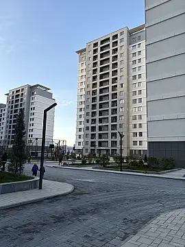 Satılır 3 otaqlı mənzil 77 m²