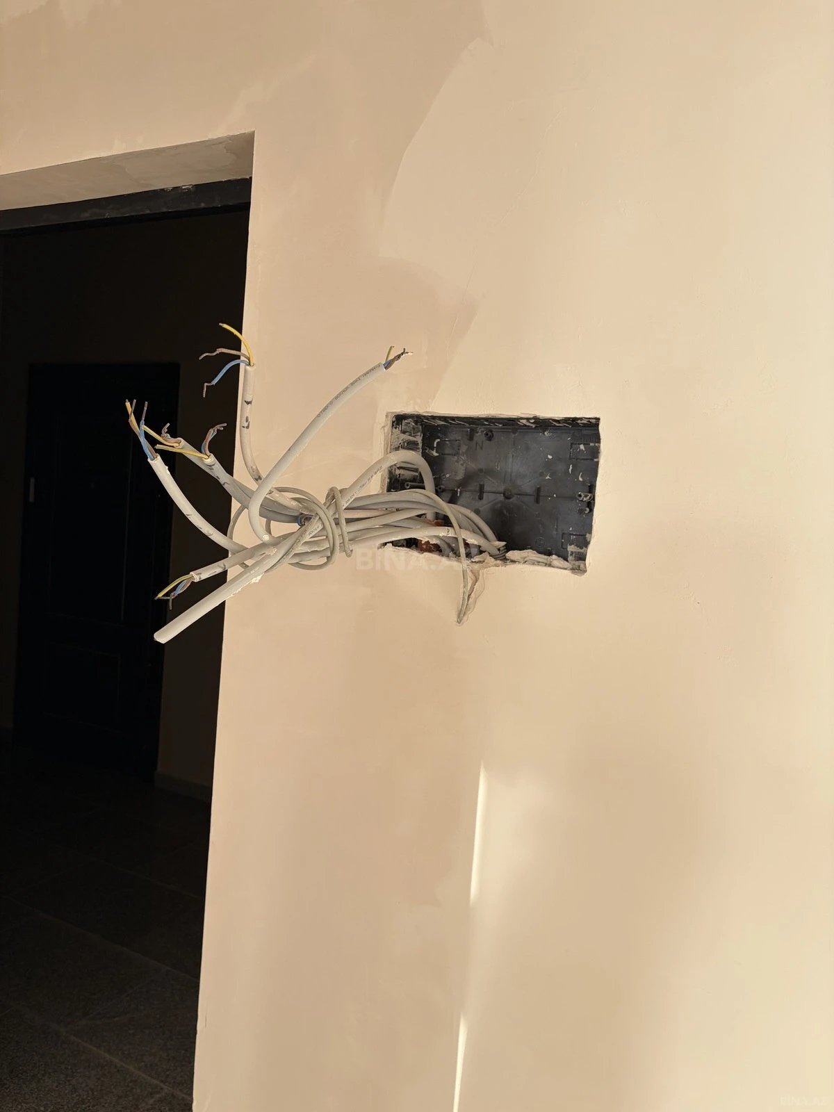 Satılır 3 otaqlı mənzil 77 m²