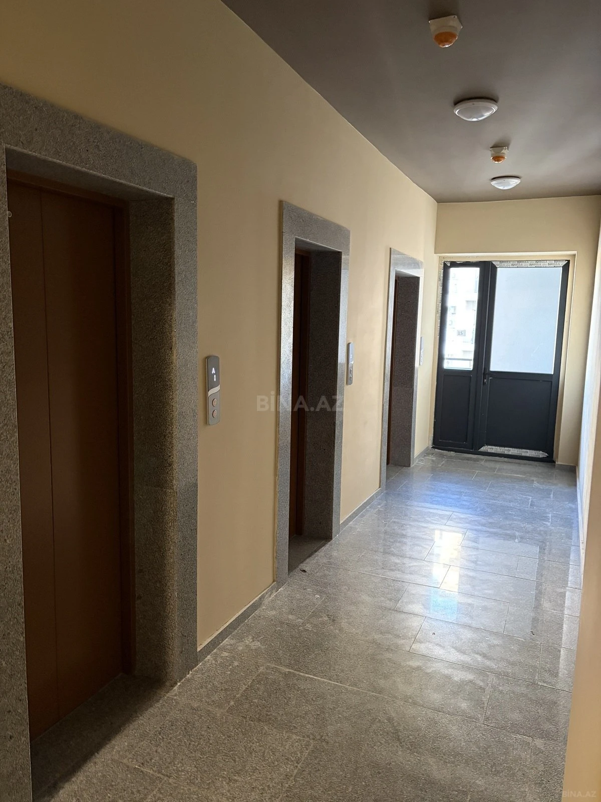 Satılır 3 otaqlı mənzil 77 m²