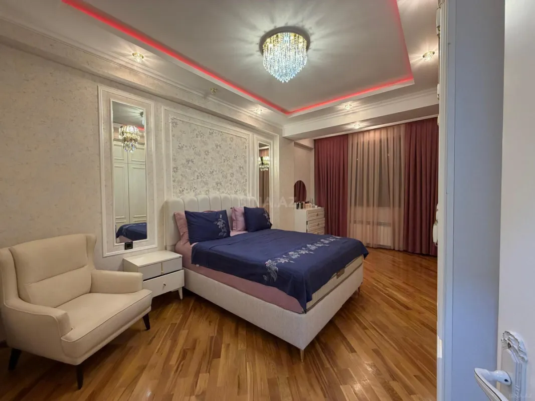 Satılır 2 otaqlı mənzil 110 m²