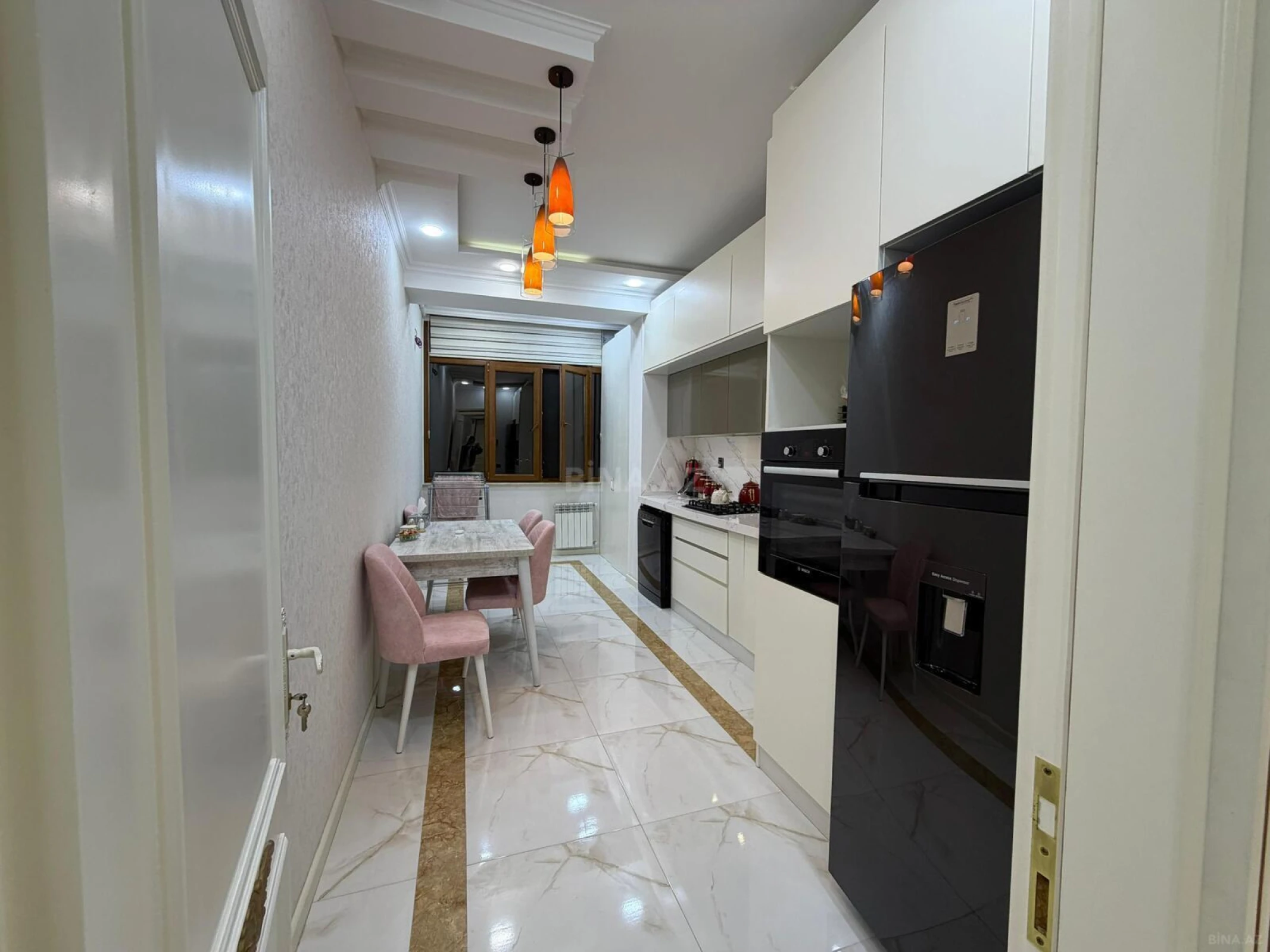 Satılır 2 otaqlı mənzil 110 m²