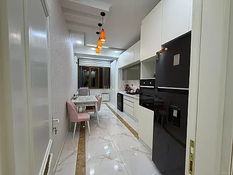 Satılır 2 otaqlı mənzil 110 m²