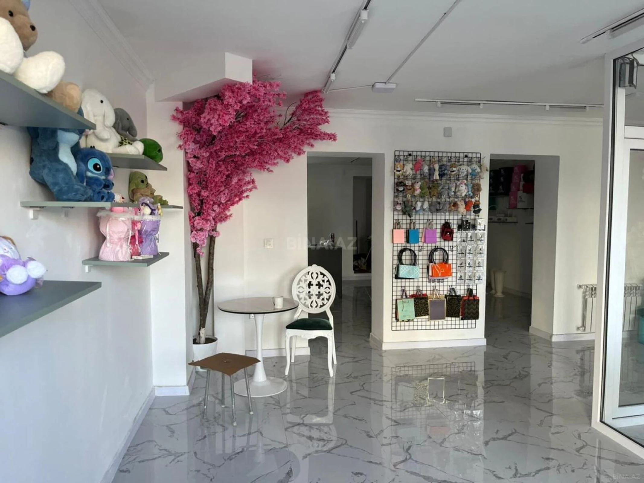 Kirayə verilir obyekt 60 m²