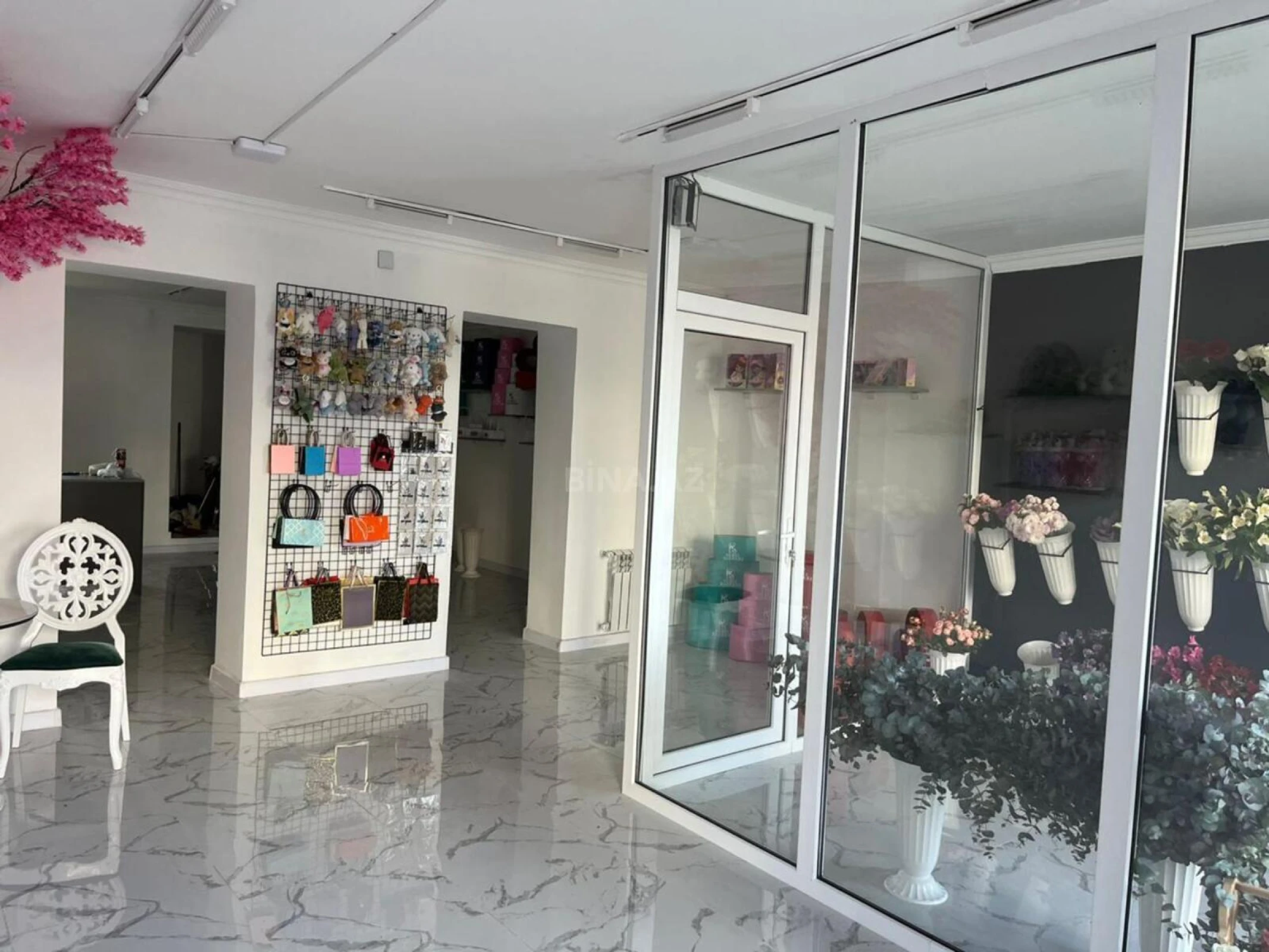 Kirayə verilir obyekt 60 m²