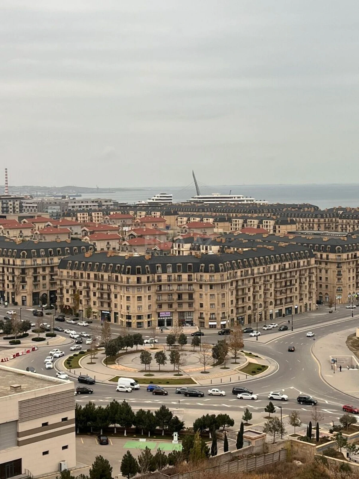 Satılır 3 otaqlı mənzil 92 m²