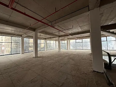 Satılır obyekt 205 m²