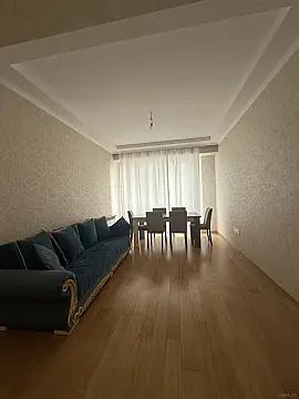Kirayə verilir 2 otaqlı mənzil 70 m²