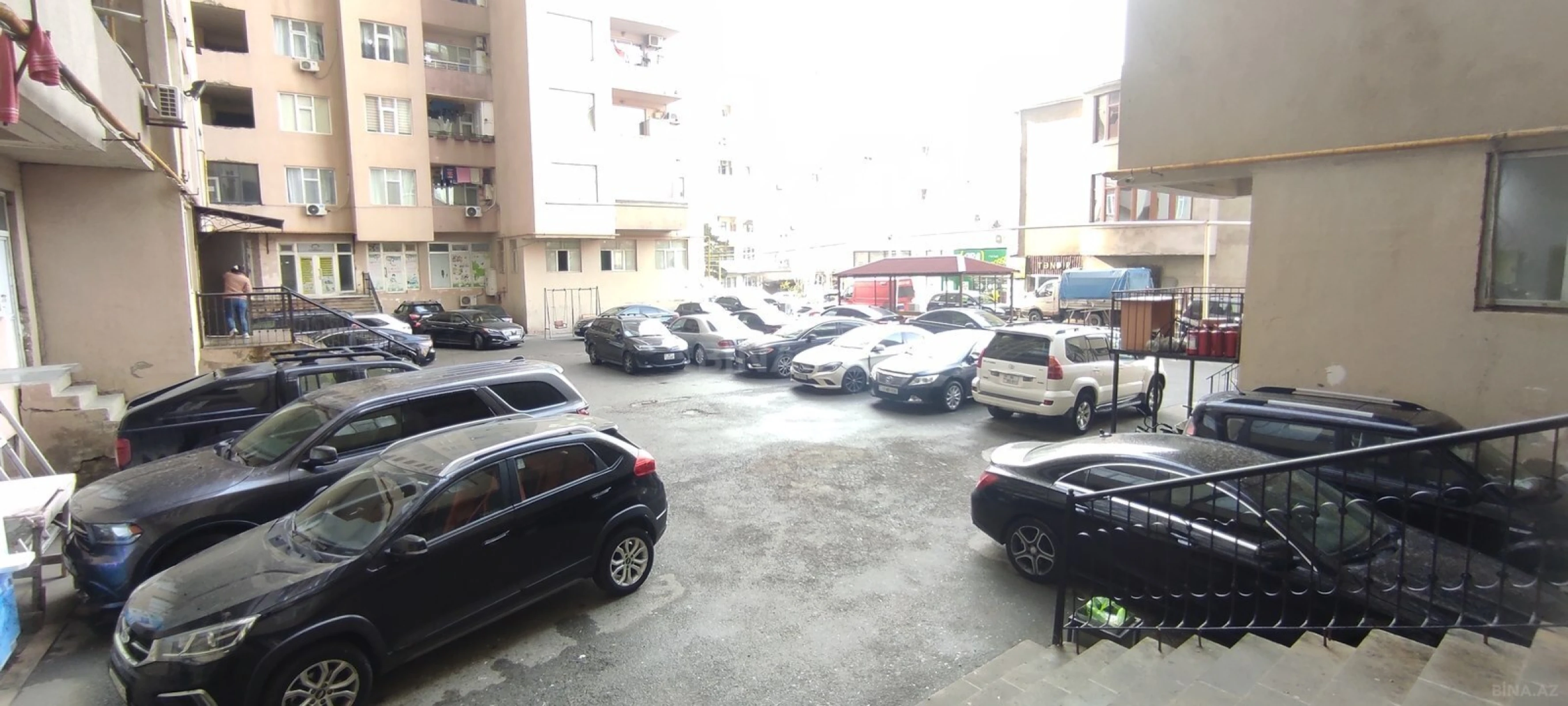 Satılır 3 otaqlı mənzil 106 m²