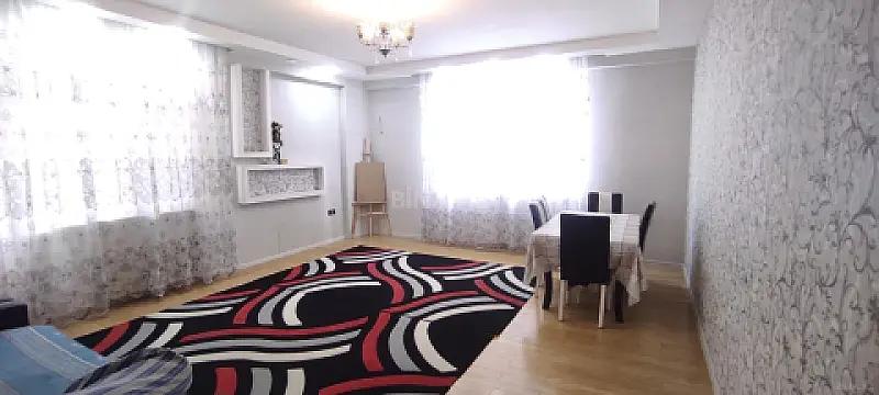 Satılır 3 otaqlı mənzil 106 m²
