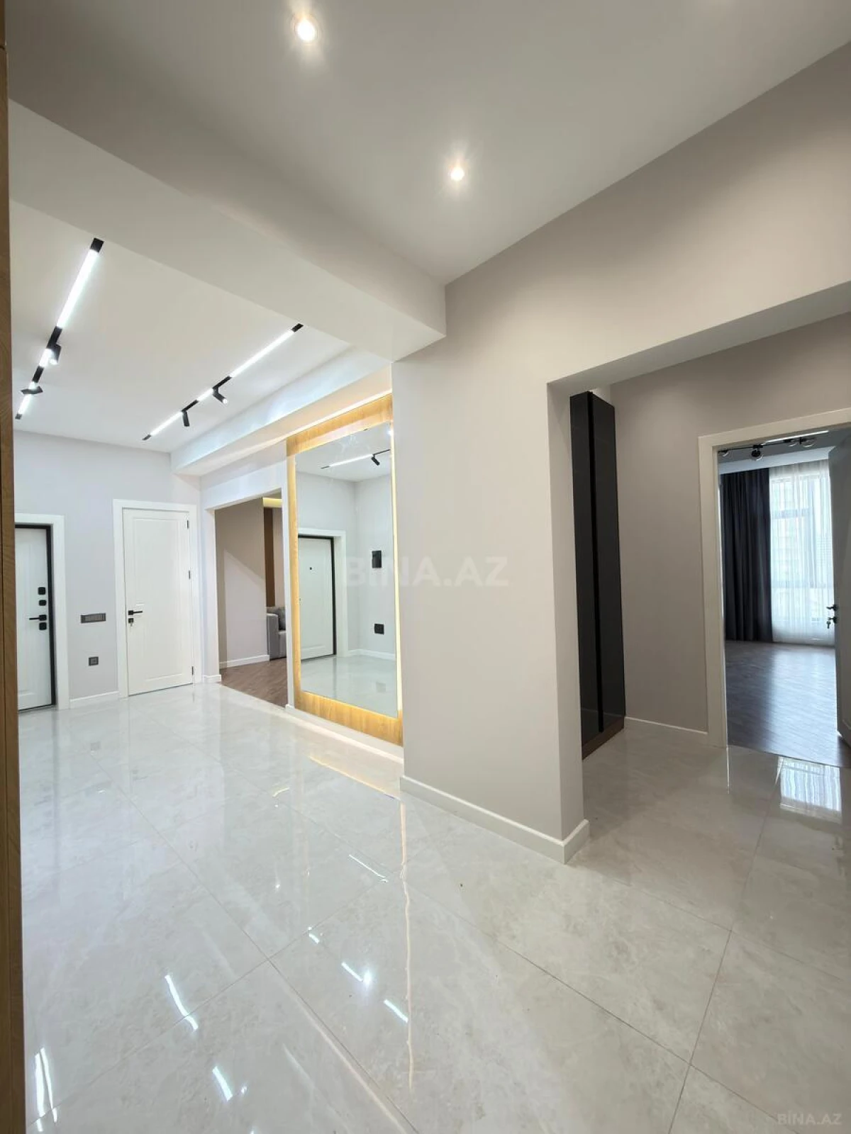 Satılır 3 otaqlı mənzil 119 m²