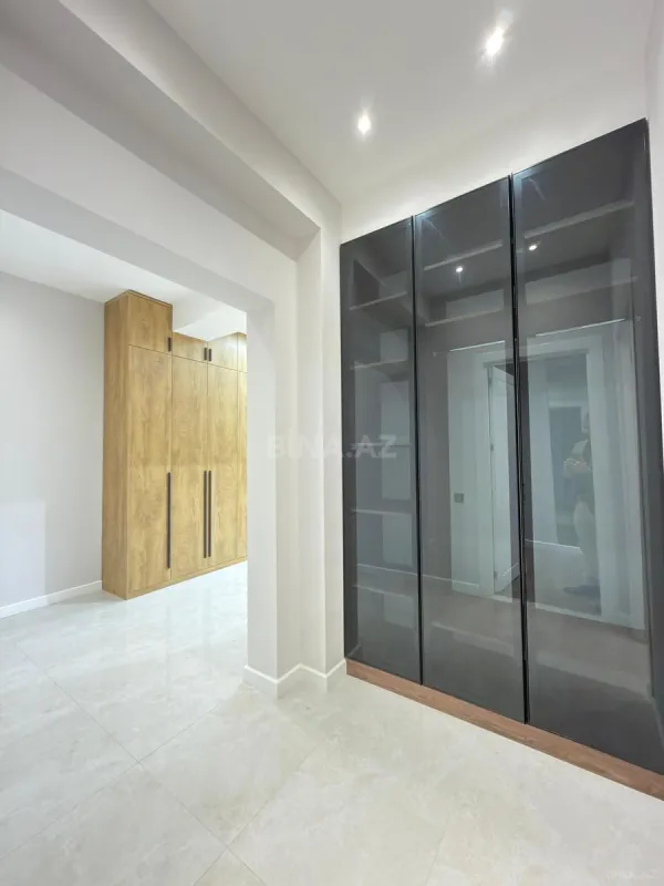 Satılır 3 otaqlı mənzil 119 m²