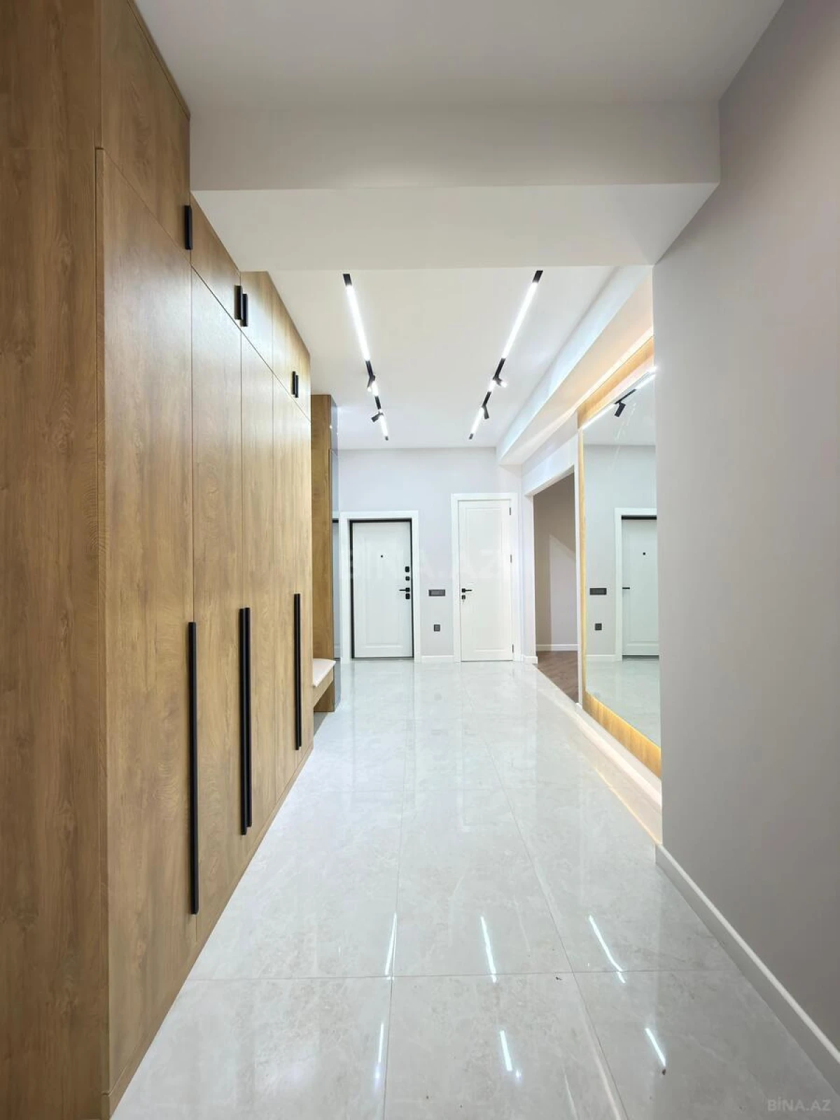 Satılır 3 otaqlı mənzil 119 m²