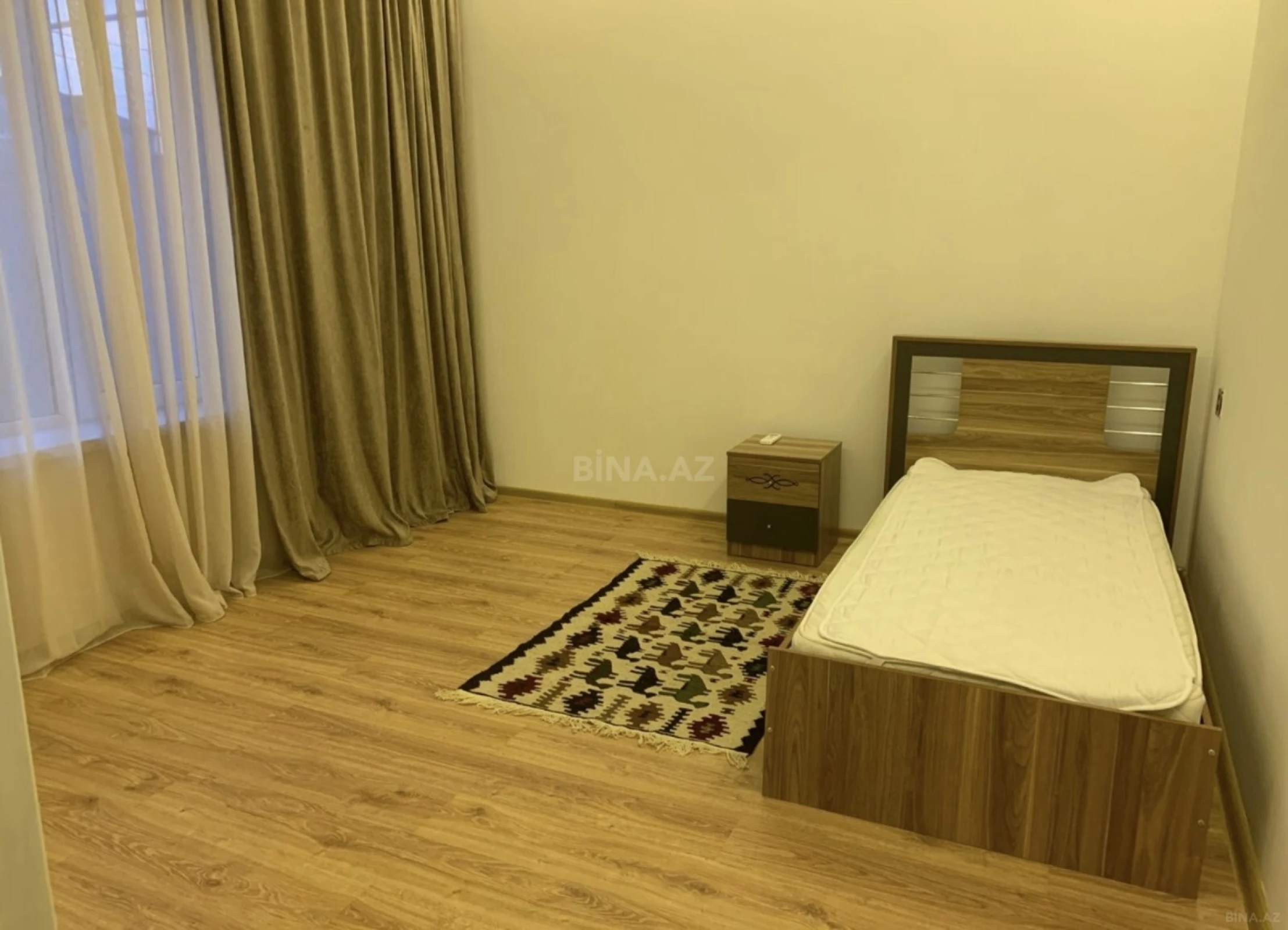 Kirayə verilir 5 otaqlı həyət evi 220 m²