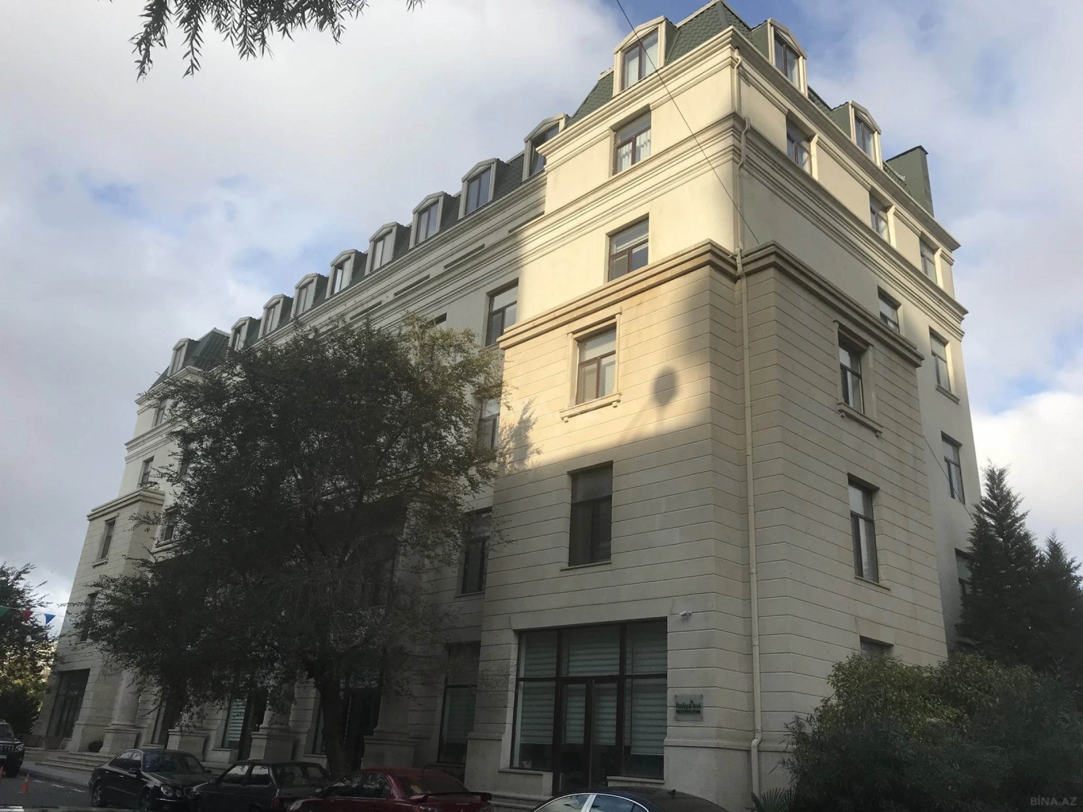 Kirayə verilir 7 otaqlı ofis 250 m²