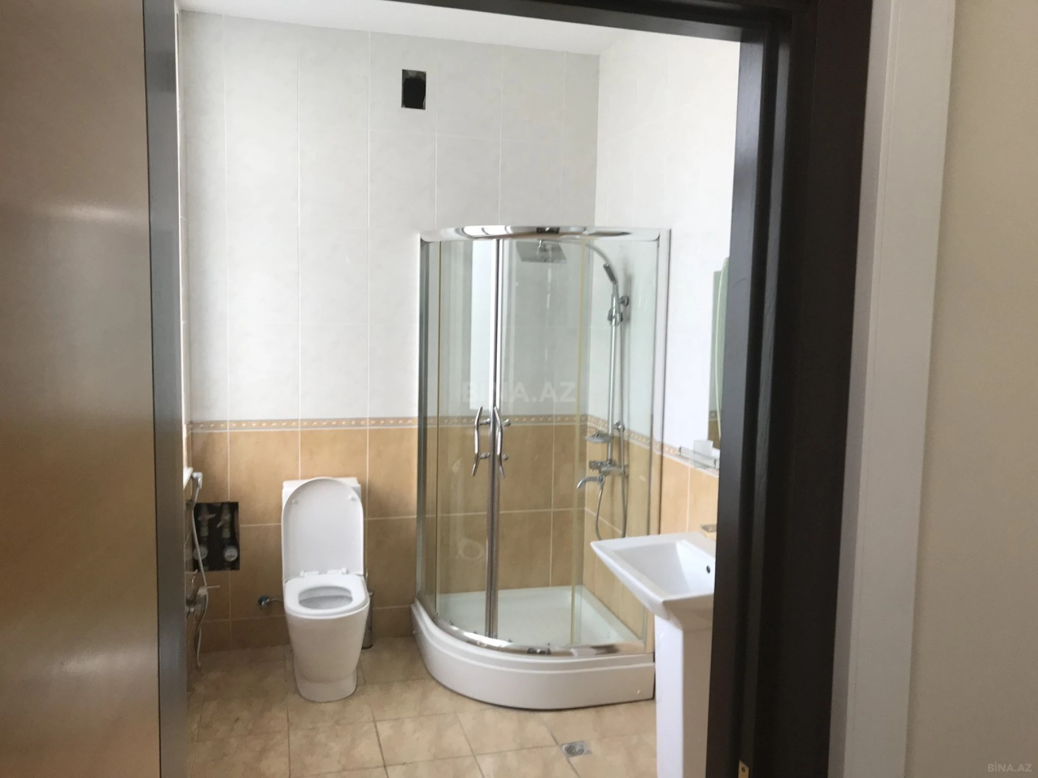 Kirayə verilir 7 otaqlı ofis 250 m²