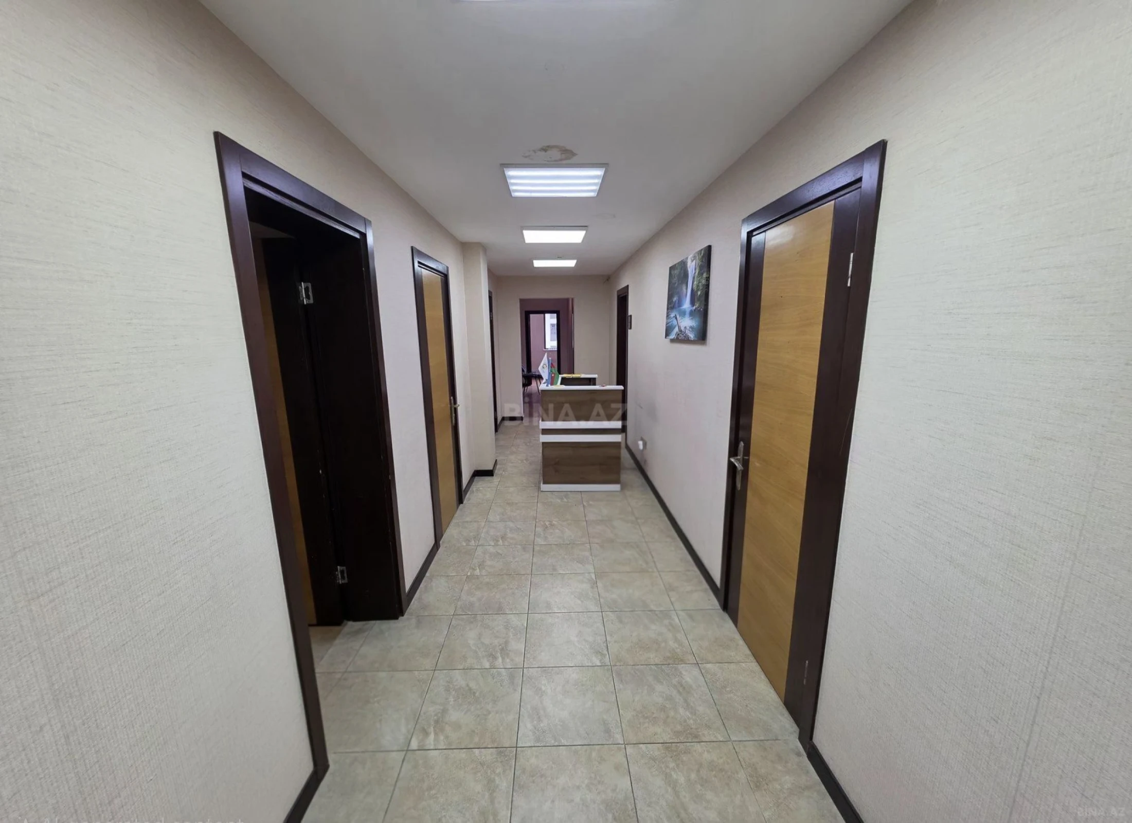 Kirayə verilir 7 otaqlı ofis 250 m²