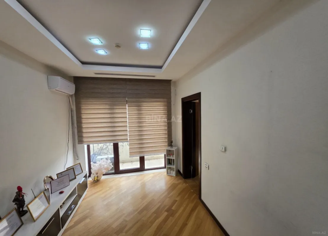 Kirayə verilir 7 otaqlı ofis 250 m²