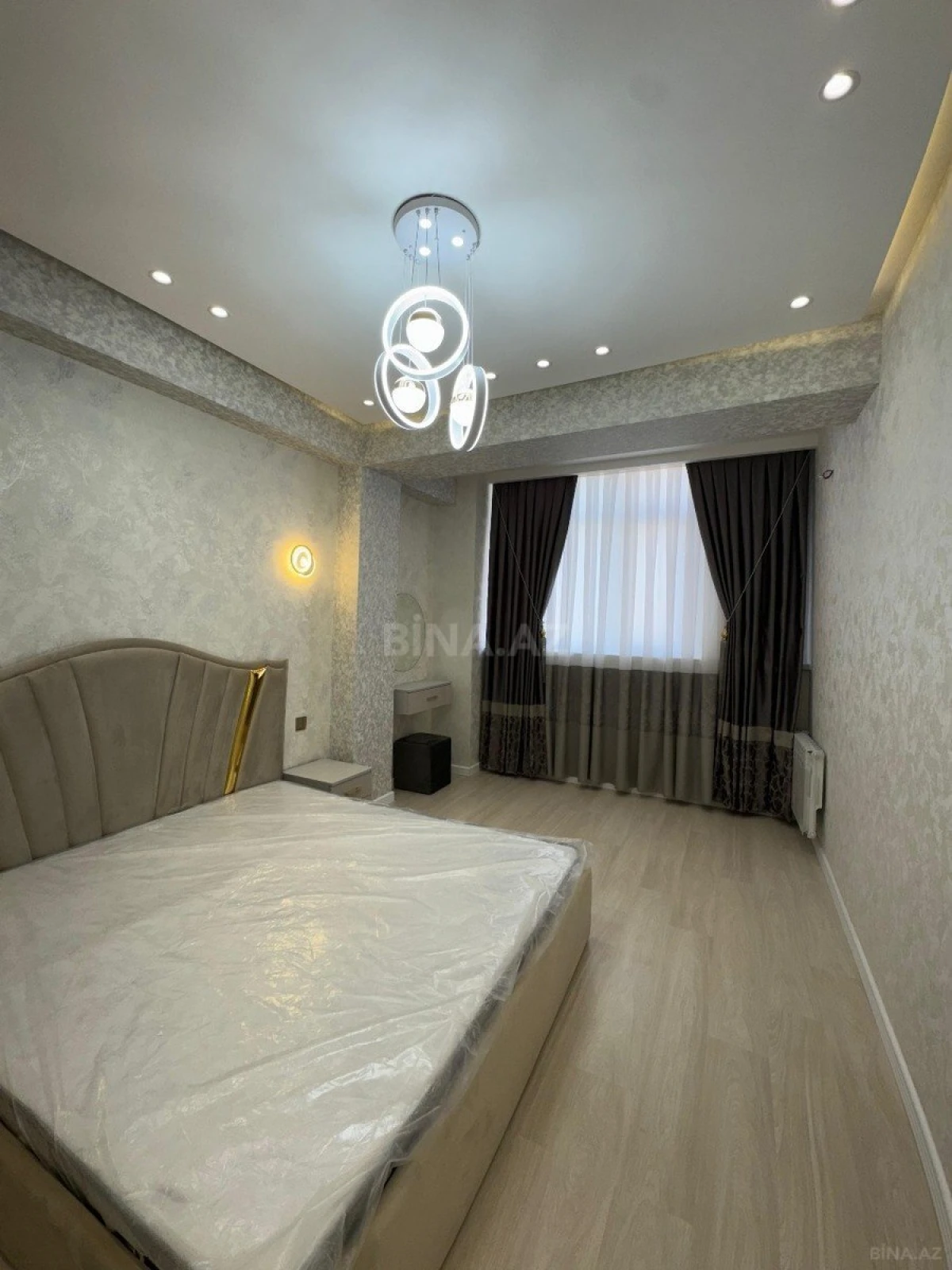 Satılır 2 otaqlı mənzil 62 m²