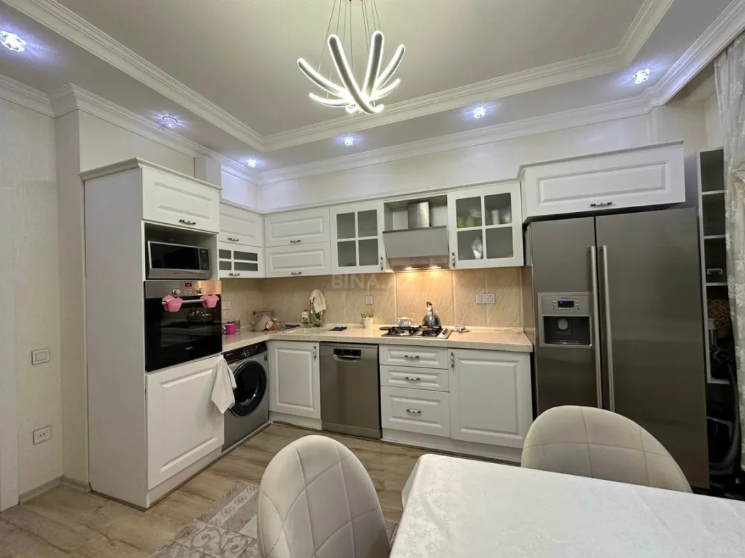 Kirayə verilir 2 otaqlı mənzil 100 m²