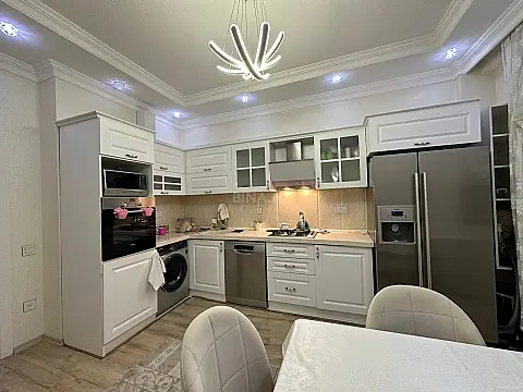 Kirayə verilir 2 otaqlı mənzil 100 m²