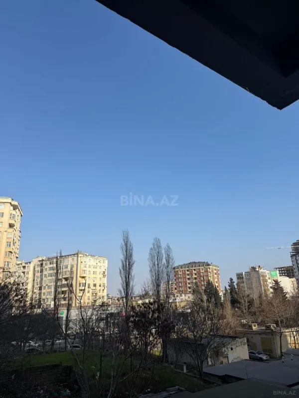 Satılır 3 otaqlı mənzil 105 m²