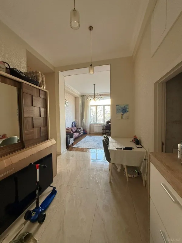 Satılır 3 otaqlı mənzil 105 m²